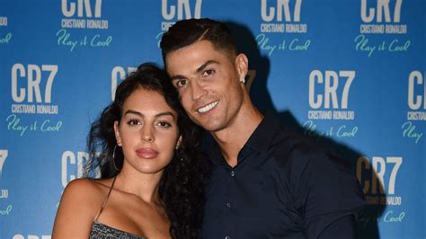 georgina rodríguez en tanga|Georgina, la esposa de CR7 con una tanga que no deja nada a la ...